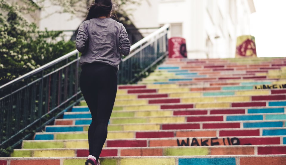 Mamele care au aceste cinci obiceiuri sănătoase reduc riscul obezităţii la copii