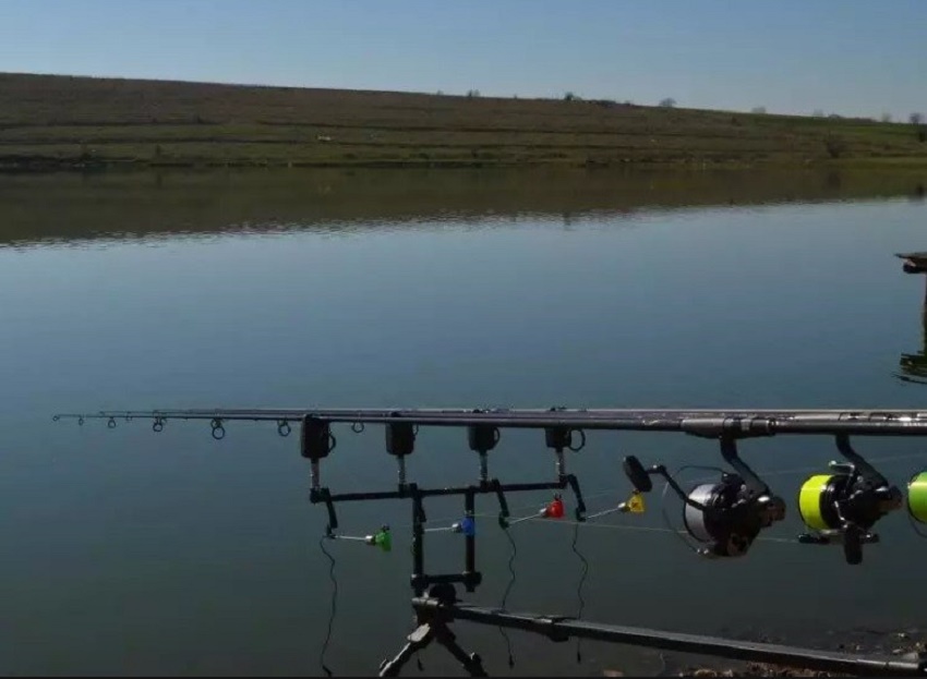 Lacul Zăvideni va găzdui Campionatul Național de Pescuit Sportiv