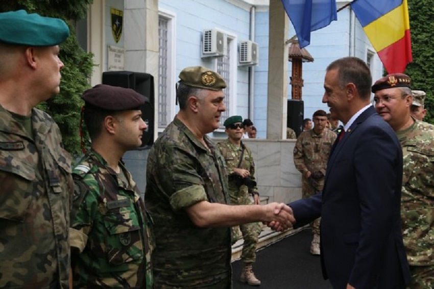 Ministrul apărării naționale, în vizită de lucru la Craiova (foto)