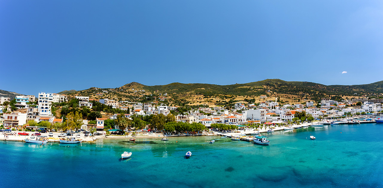 Aproximativ 500 de persoane au fost evacuate ieri de pe insula grecească Evia