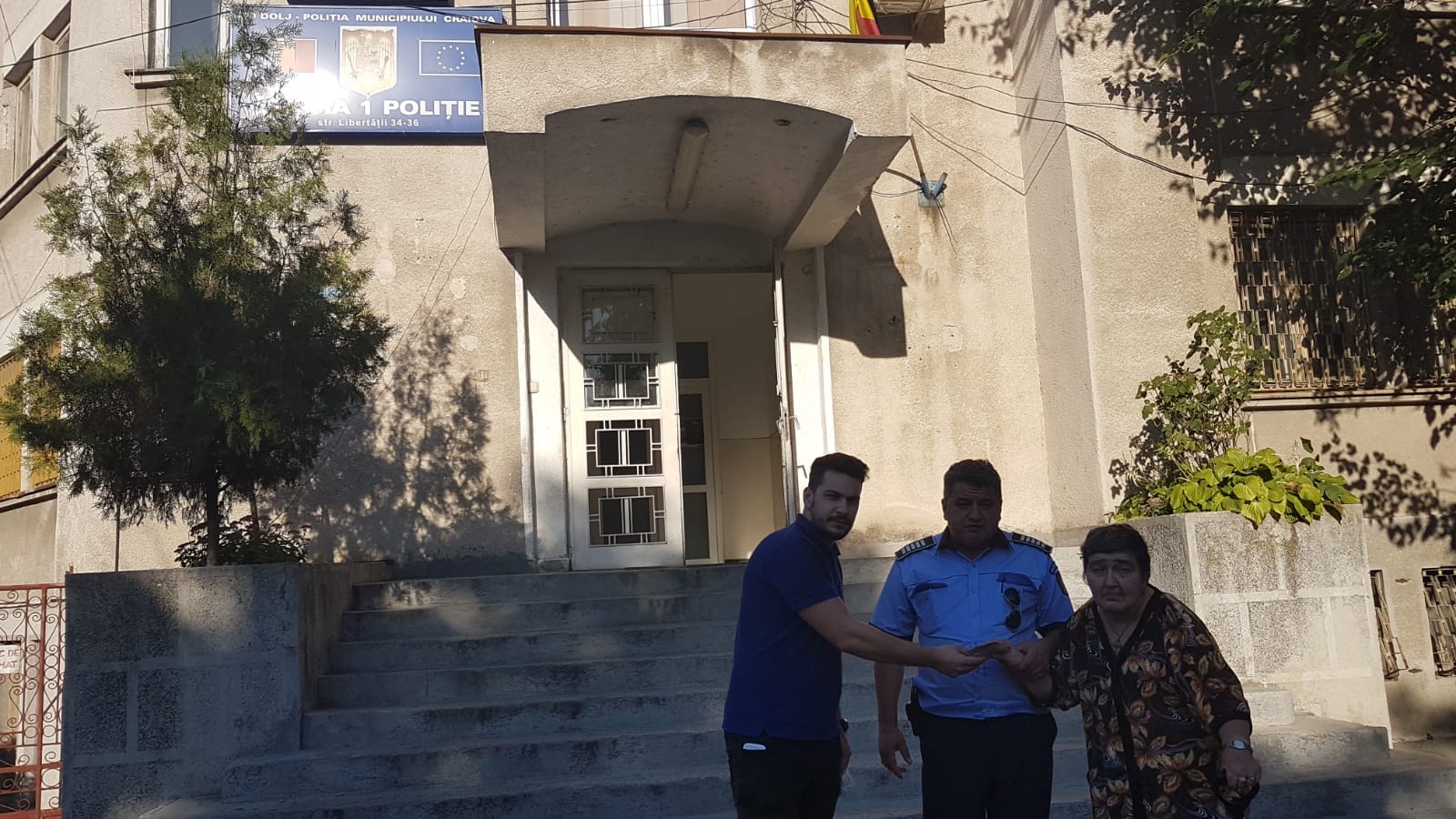 Un tânăr craiovean a ajutat poliţia să recupereze banii sustraşi dintr-un portofel