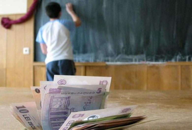 Sprijinul financiar acordat elevilor beneficiari ai programului naţional de protecţie socială „Bani de liceu” va creşte
