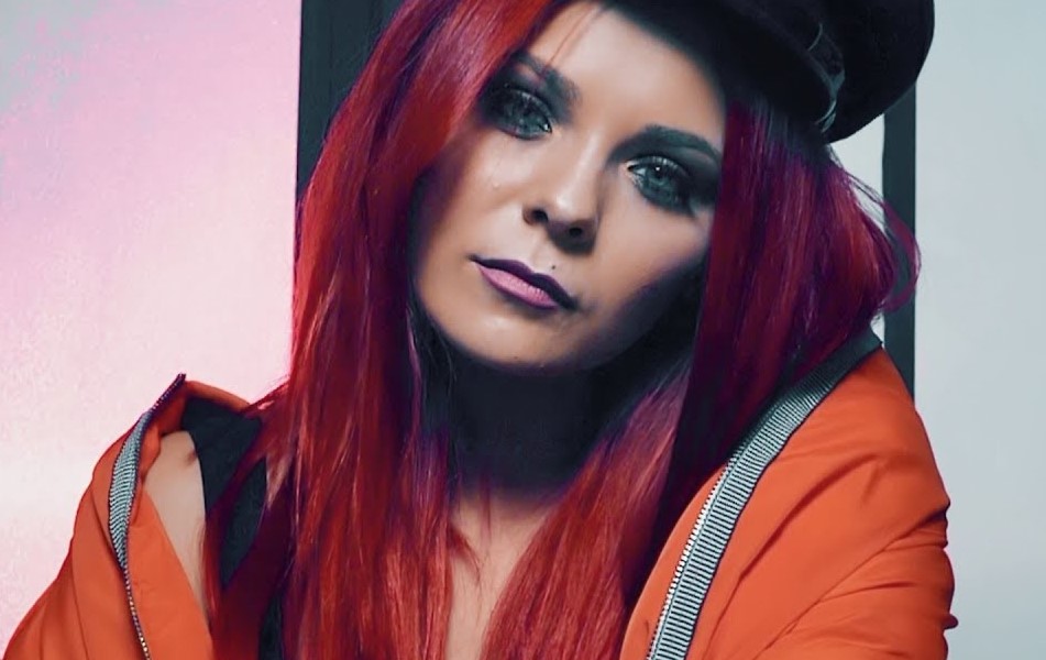 (Exclusiv) Ligia a lansat piesa „Hipnotizată” la Radio Oltenia