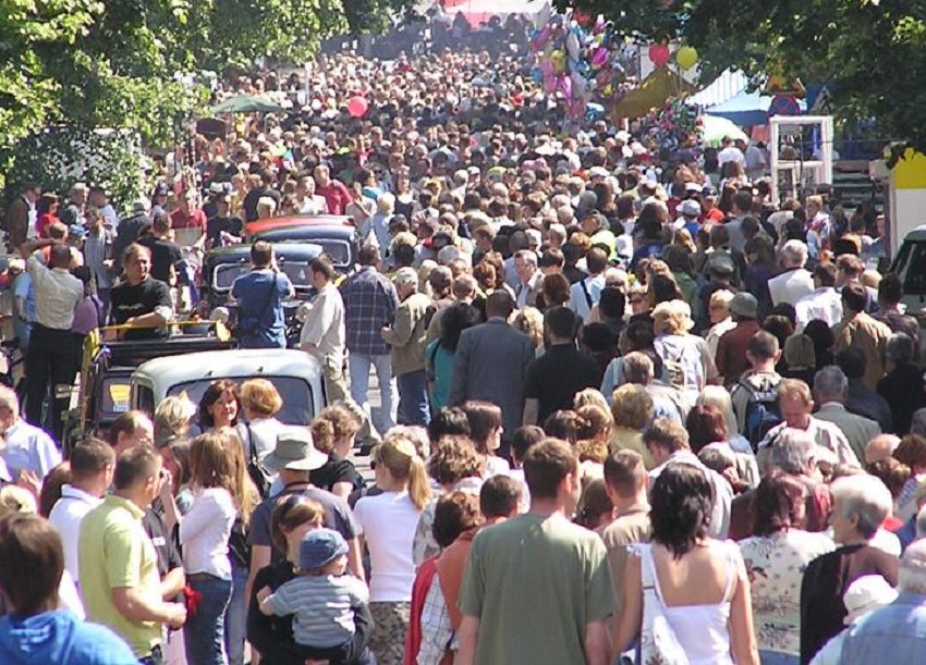 Adunările publice trebuie declarate înainte de a avea loc