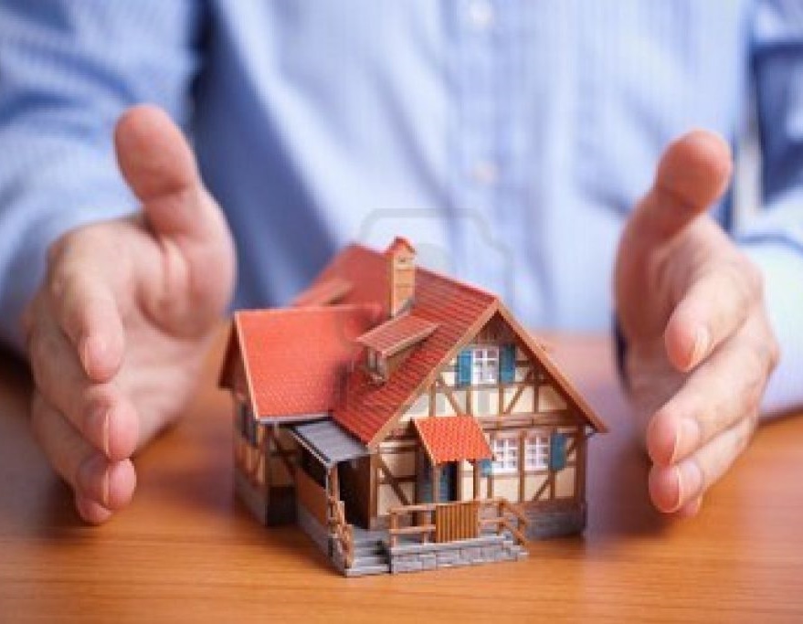 Numai unul din cinci români încheie poliţe de asigurare pentru locuinţe (audio)