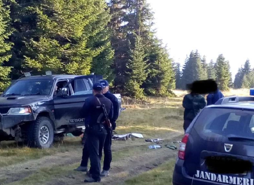 Suspecţi de braconaj prinşi de jandarmi în Masivul Parâng