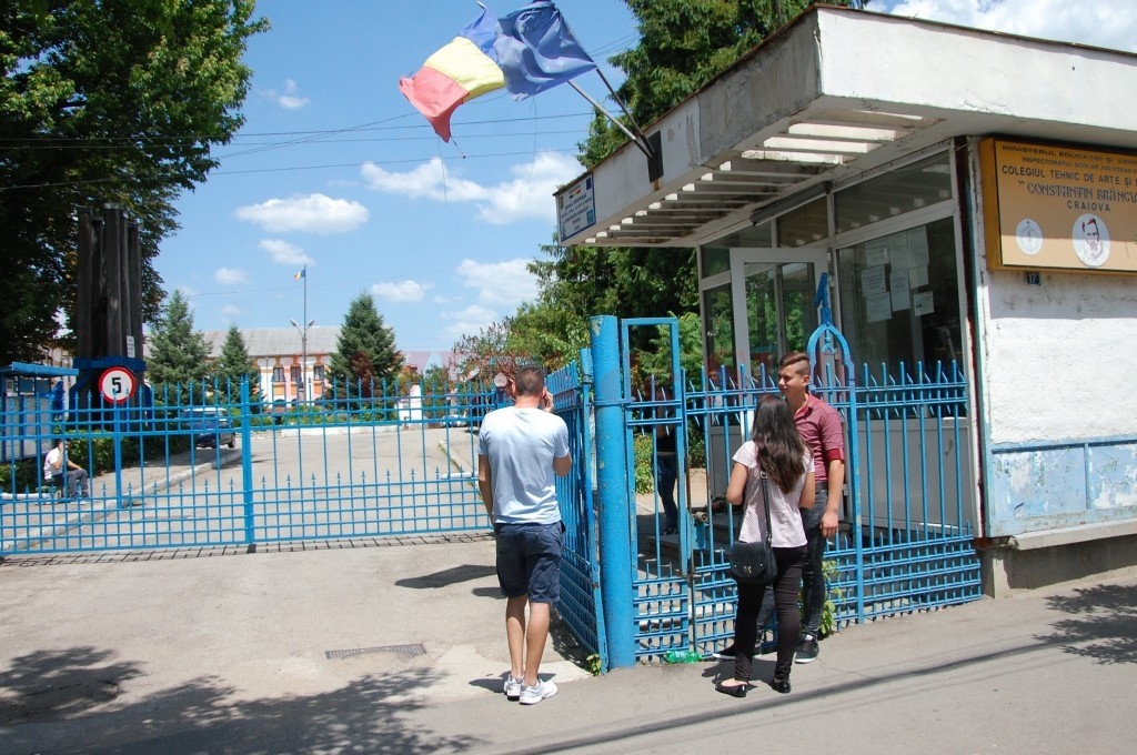 Avocatul Poporului s-a sesizat din oficiu în cazul unui elev de la C.T. „Constantin Brâncuşi” din Craiova