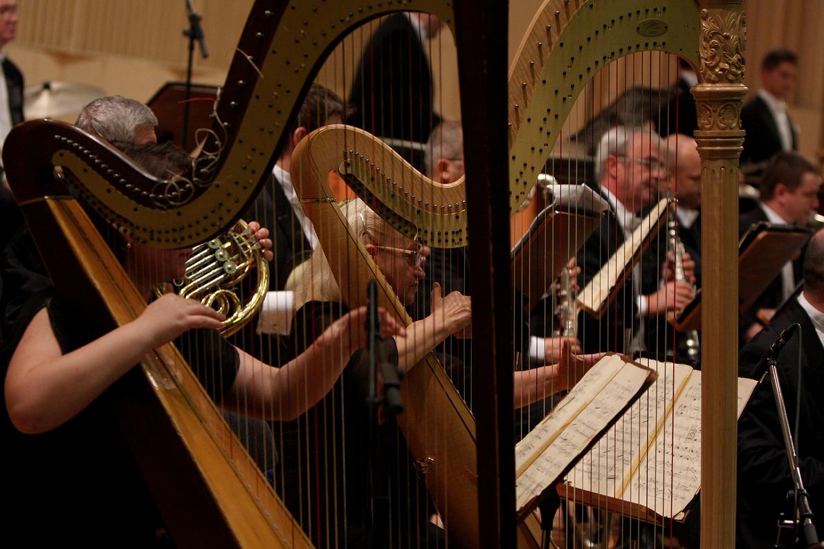 A fost dublă sărbătoare aseară la Sala Radio