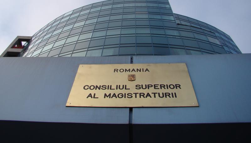 Ordonanţa de urgenţă care a modificat legile Justiţiei şi care intră în vigoare de astăzi NU se aplică retroactiv