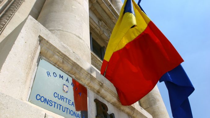 Modificările aduse Codului penal şi Legii pentru sancţionarea faptelor de corupţie vor fi dezbătute astăzi de Curtea Constituţională
