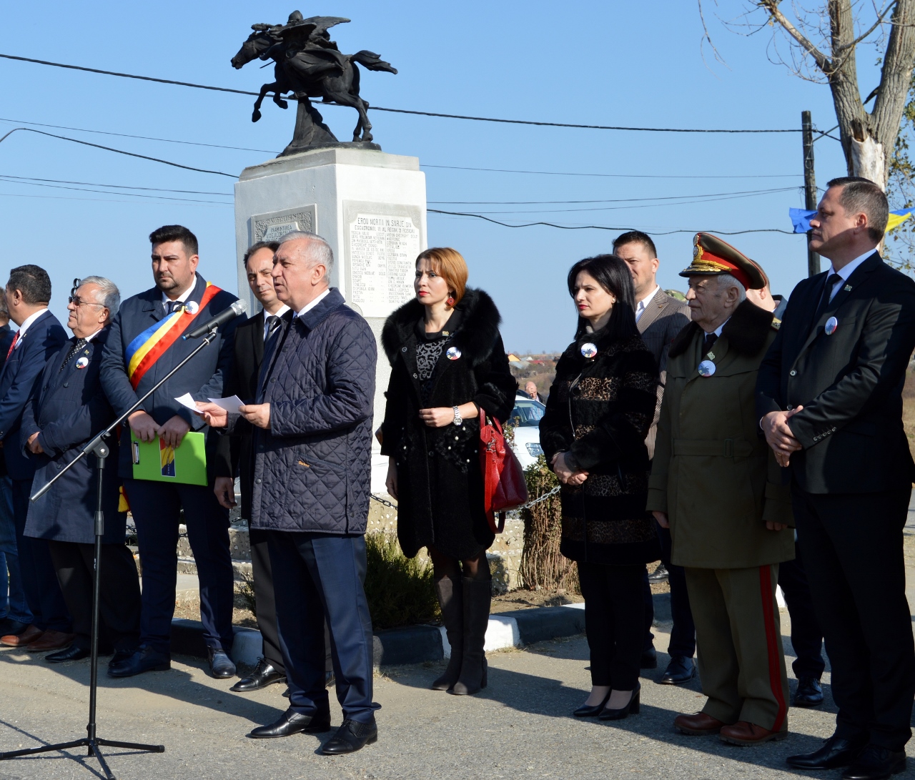 Ion Prioteasa a participat la ceremonia organizată pentru cinstirea jertfei militarilor din cavaleria Armatei României în luptele din Primul Război Mondial care au avut loc în comuna Robănești