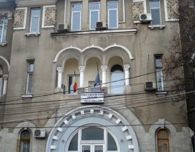 Numărul bebeluşilor infectaţi cu stafilococul auriu a ajuns la treizeci şi patru