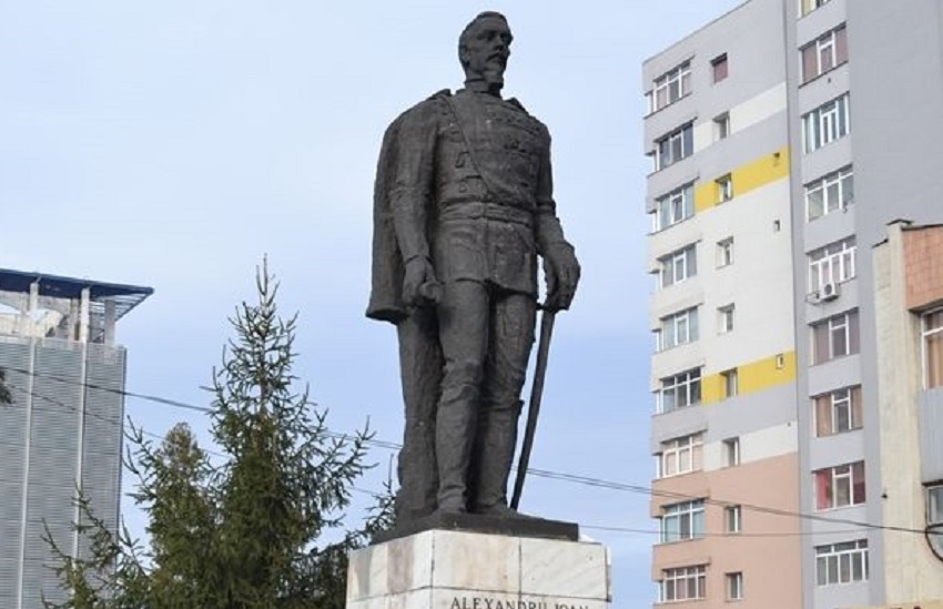 Slatina: Zona în care va avea loc ceremonia oficială de Ziua Naţională, dotată cu sistem de dejivrare