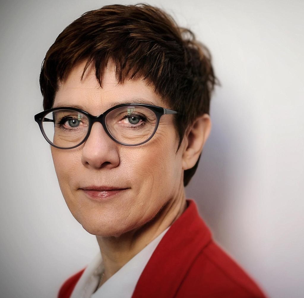 Annegret Kramp-Karrenbauer, în locul Angelei Merkel (audio)