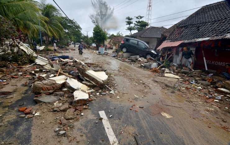 In Indonezia, bilanţul tsunamiului provocat de erupţia unui vulcan a urcat la 281 de morţi şi peste 1.000 de răniţi