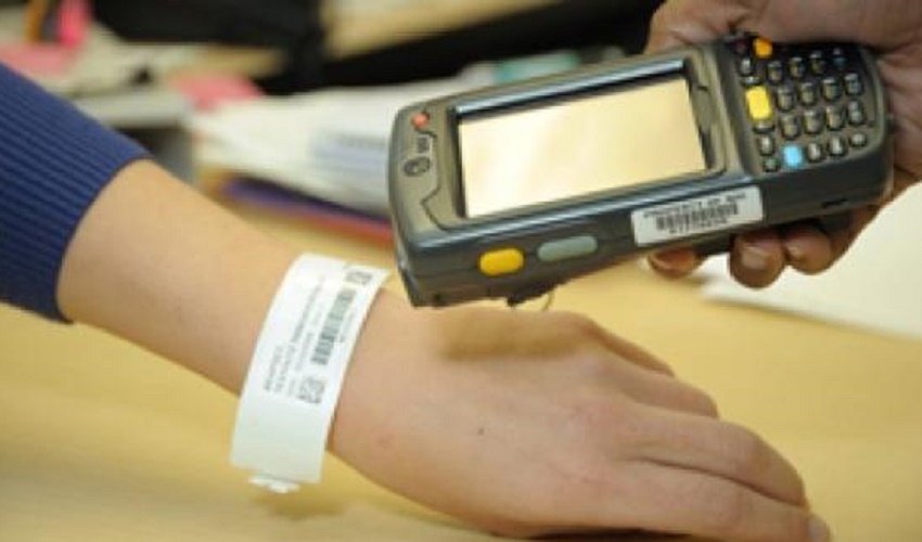 Pacienții Spitalului din Slatina au brățări electronice