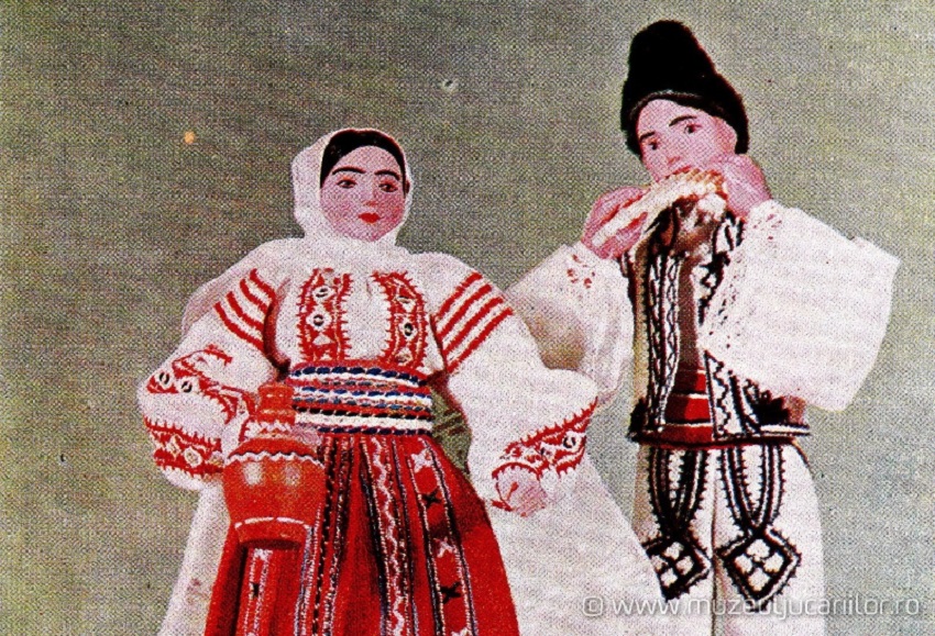 Slatina. Expoziție de păpuși în costume tradiționale și de epocă