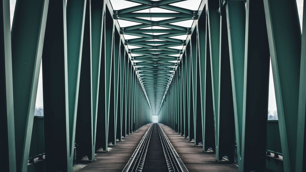 CFR Călători anunță că, începând de luni, 1 aprilie, intră în vigoare noua regulă de validare în tren a legitimațiilor de călătorie 