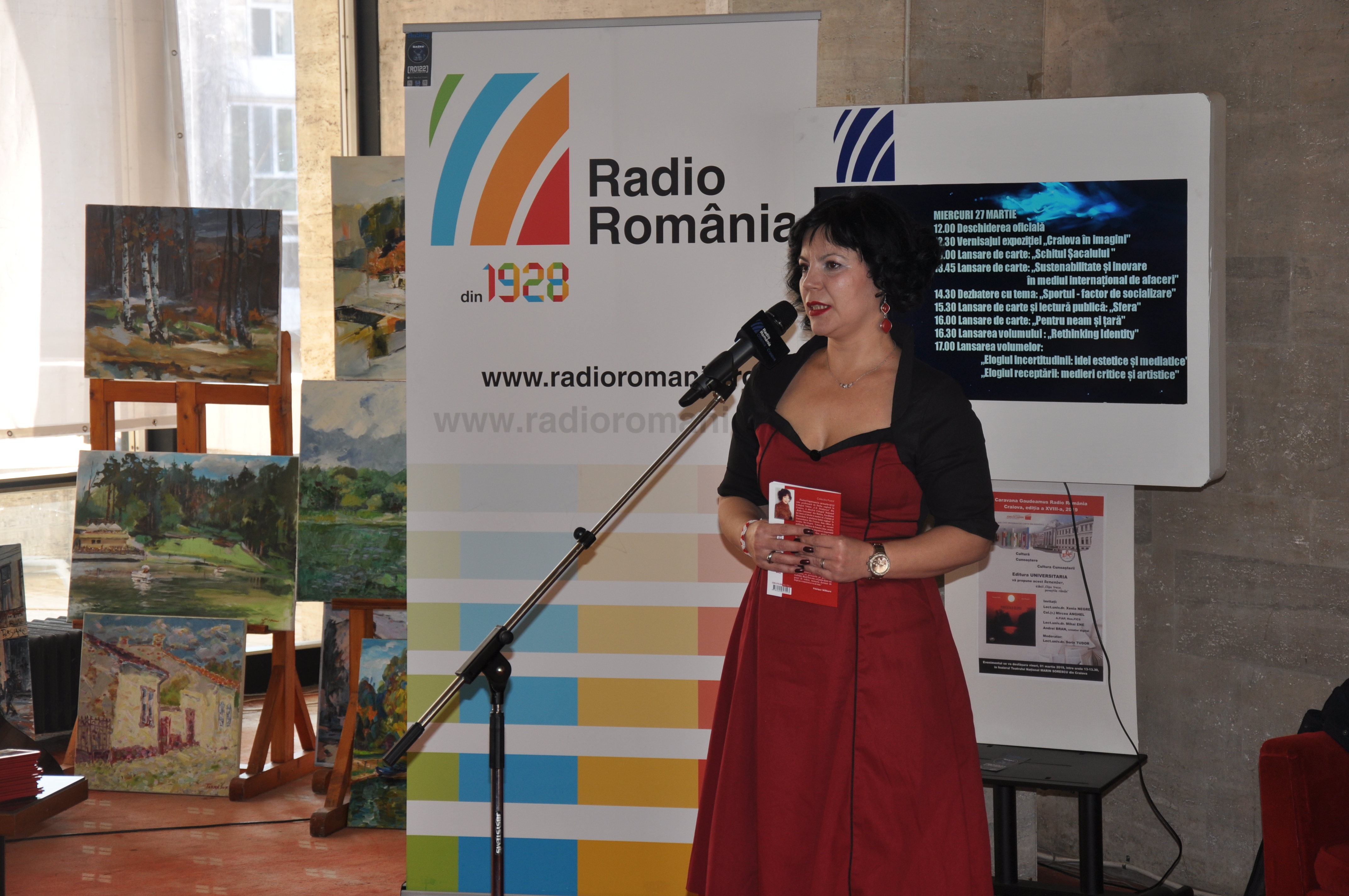 Gaudeamus 2019 – Lansare de carte: „Black Box”, versuri de Florina Ungureanu