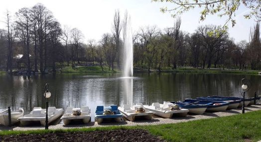 Din nou cu barca pe lacul din Parc