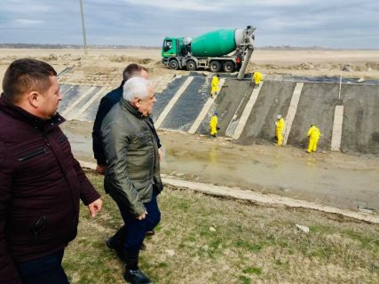 Petre Daea a vizitat sistemul de irigații Nedeia – Măceșu