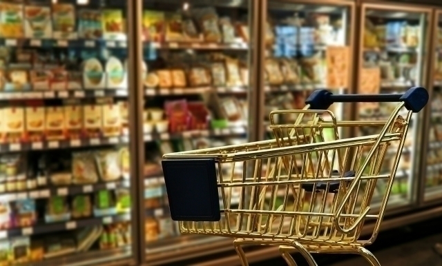 Comercianţii vor fi obligaţi să-i informeze pe consumatori în privinţa dublului standard