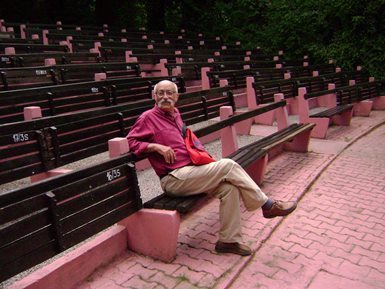 ﻿S-a stins primul scenograf al teatrului de păpuși craiovean!