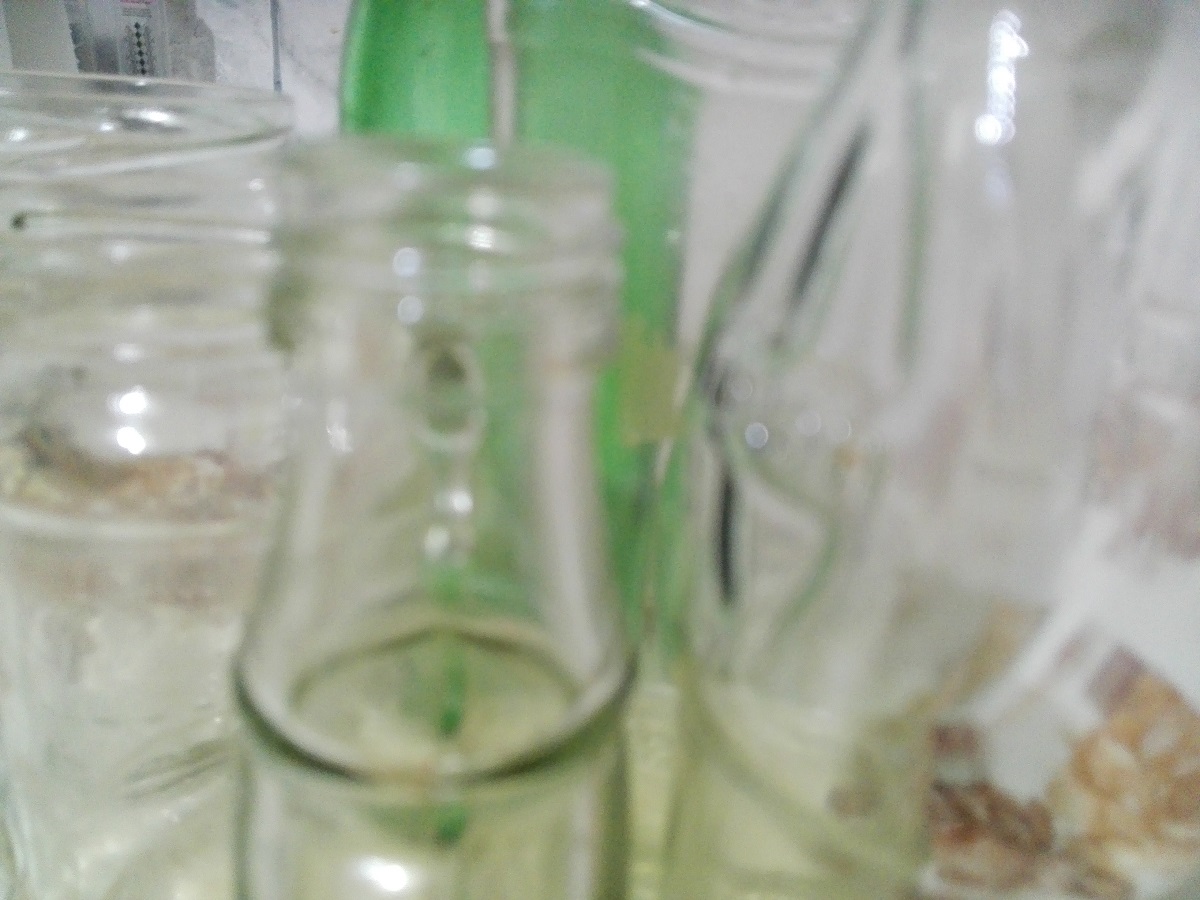 Comercianţii sunt obligaţi să preia sticlele reutilizabile (audio)