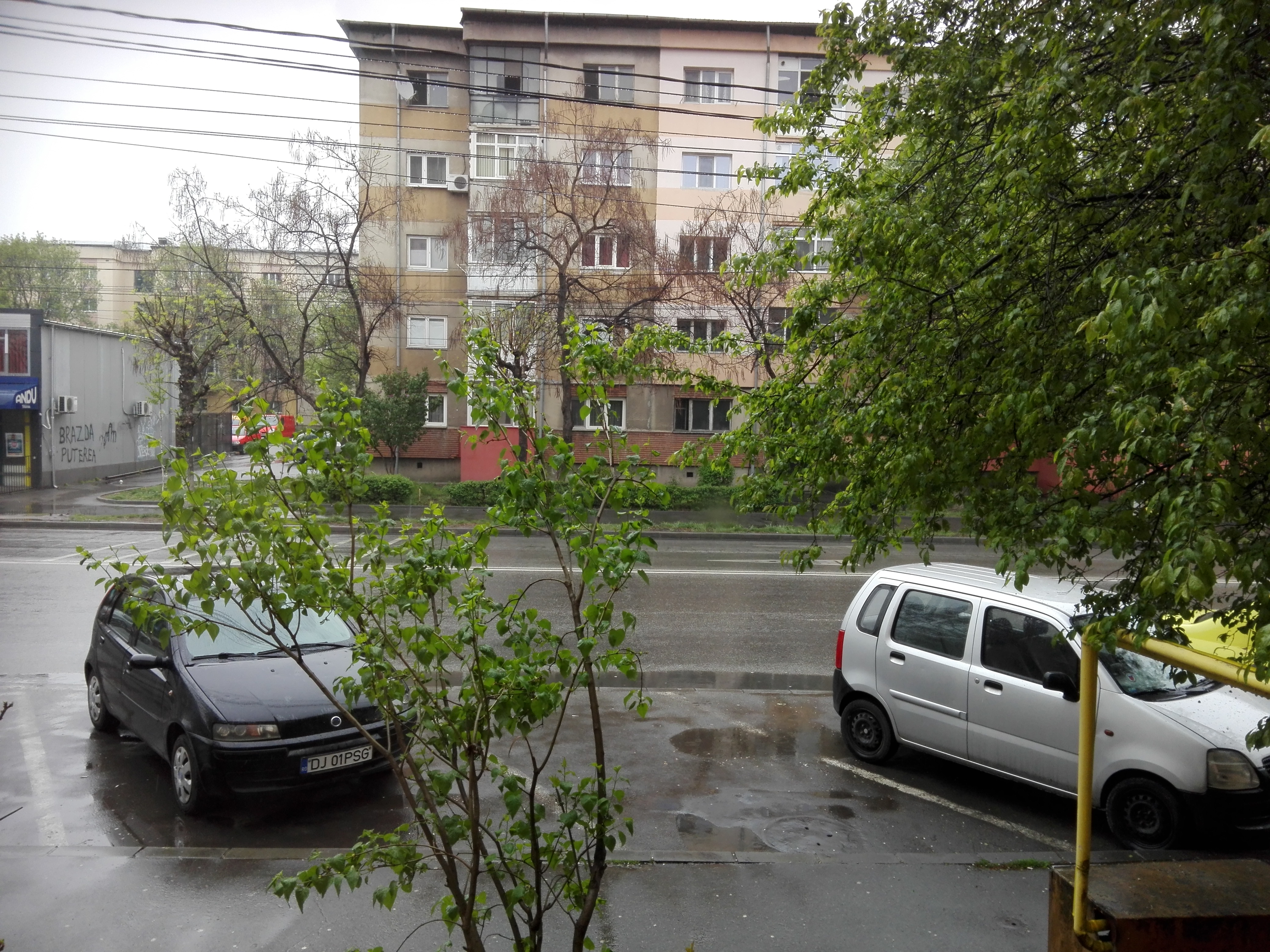 Revin ploile şi furtunile în toată ţara (audio)