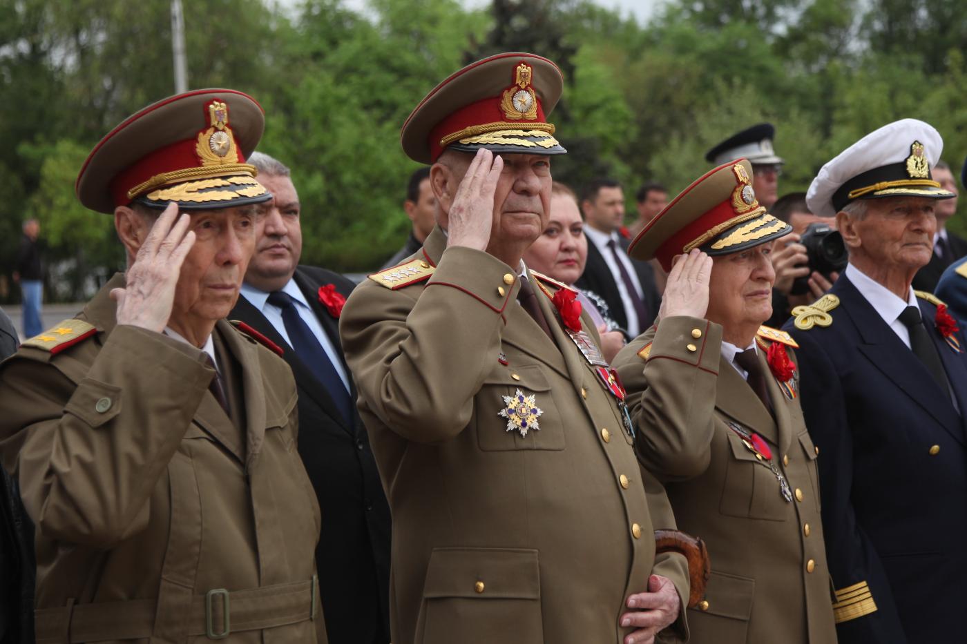 Cremonie azi, la Vâlcea