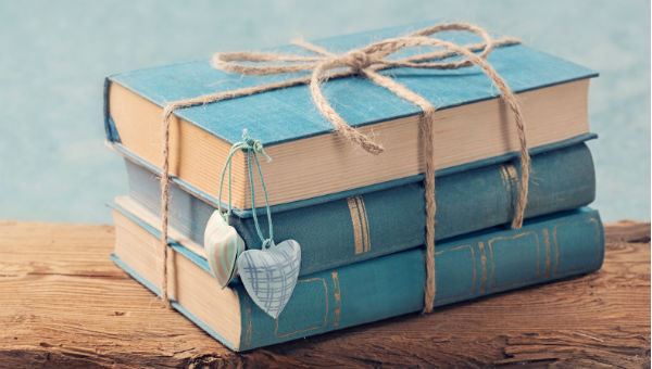 #Ziua Internationala a Cartii- Recomanda o carte prietenilor din online!