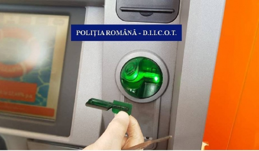Drobeta Turnu Severin. Persoane bănuite de skimming, depistate în flagrant delict