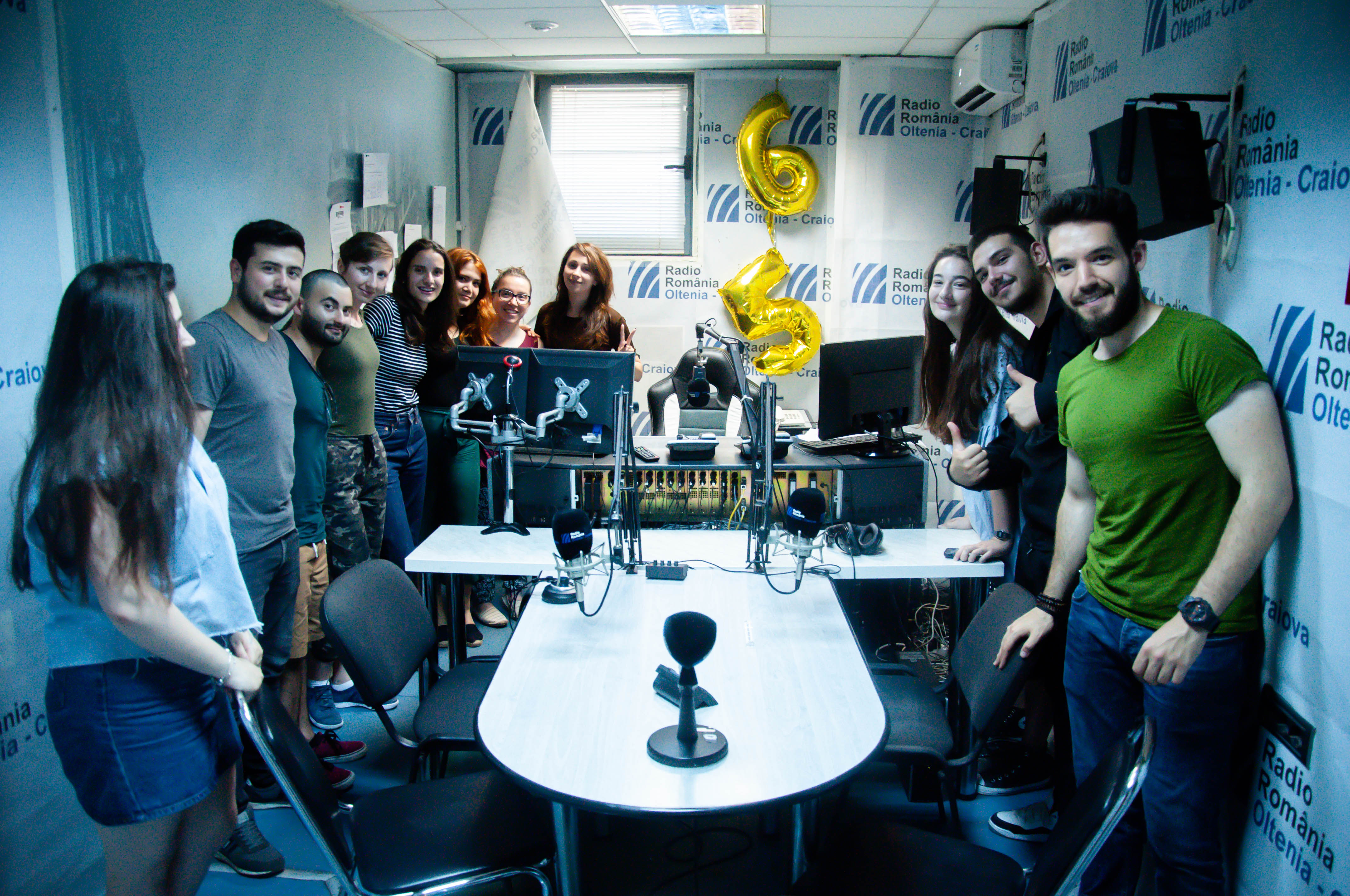 Tineri voluntari din cadrul CRES au fost la Radio Oltenia si au vorbit despre cel mai nou proiect al lor, numit “Top”