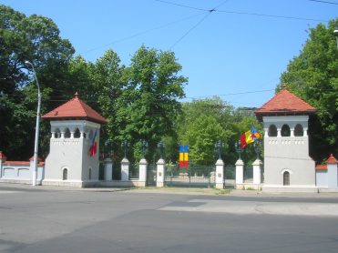 Consultările pentru desemnarea unui candidat la funcţia de premier au loc astăzi (audio)