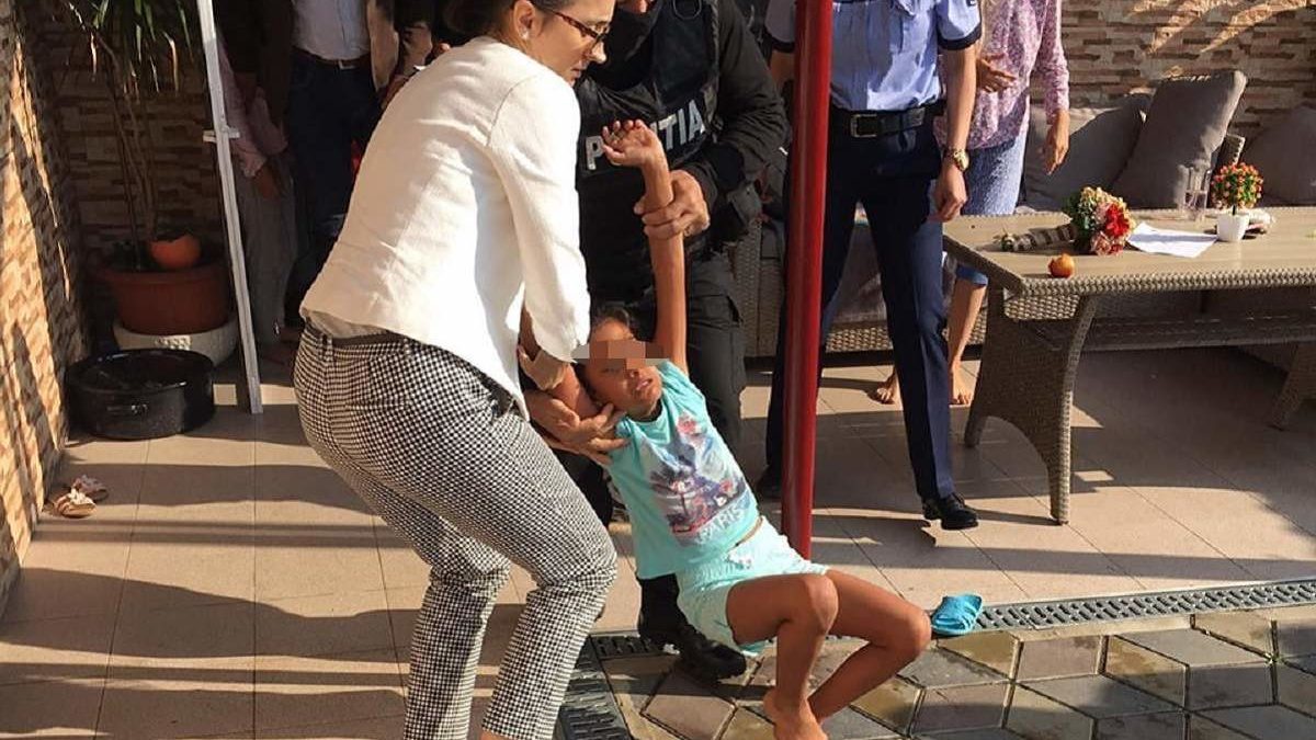 Premierul Viorica Dăncilă a a cerut o anchetă în cazul fetiţei din Mehedinţi