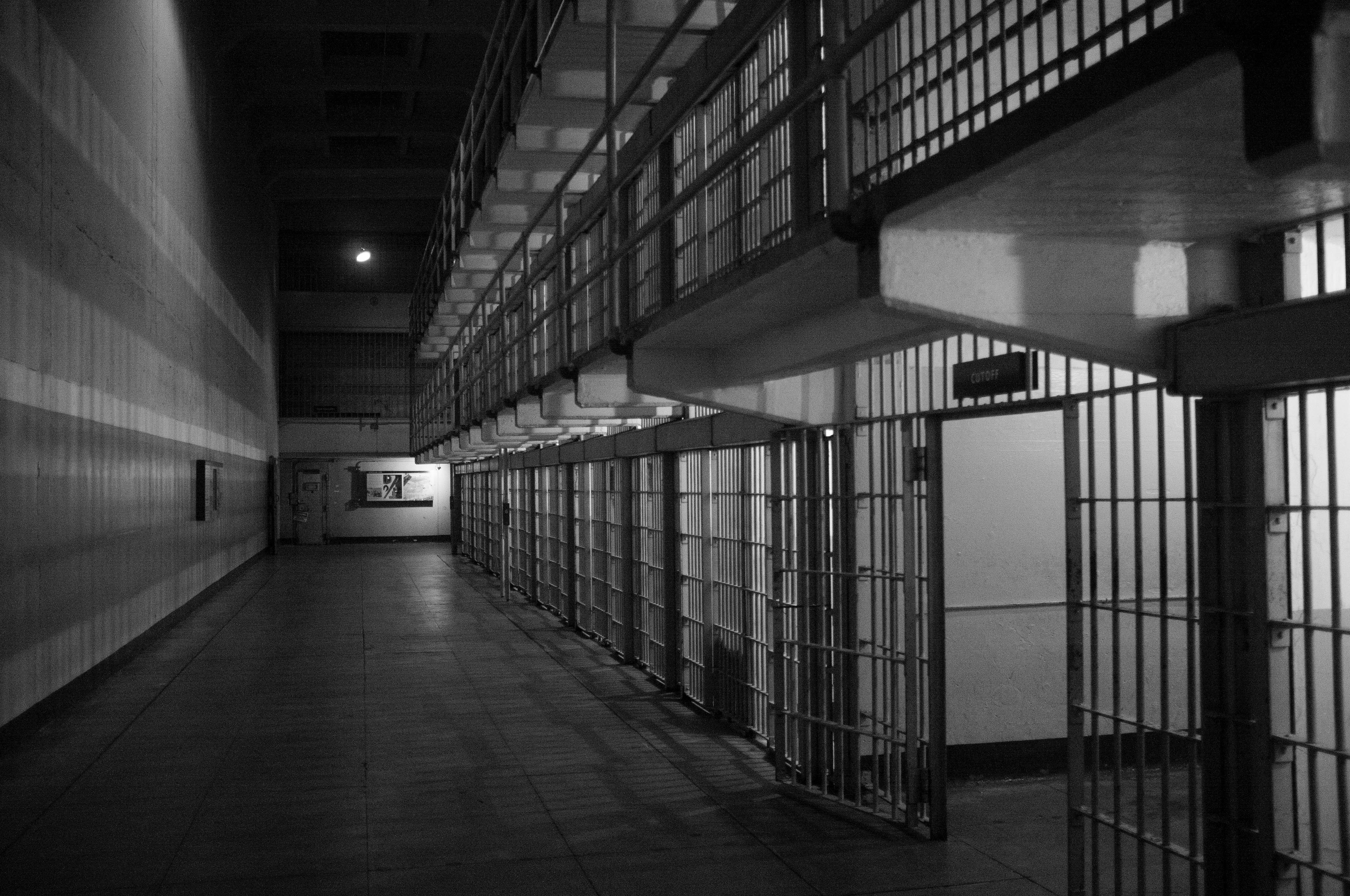 Administraţia Naţională a Penitenciarelor anunţă că le-a plătit angajaţilor din sistem mai bine de jumătate din drepturile salariale restante