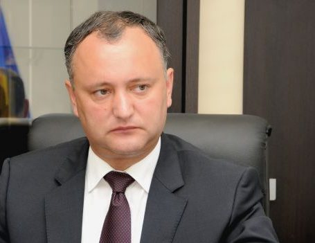 Igor Dodon a fost suspendat din funcţie