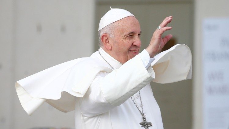 Papa Francisc îşi încheie, astăzi, vizita de trei zile în România