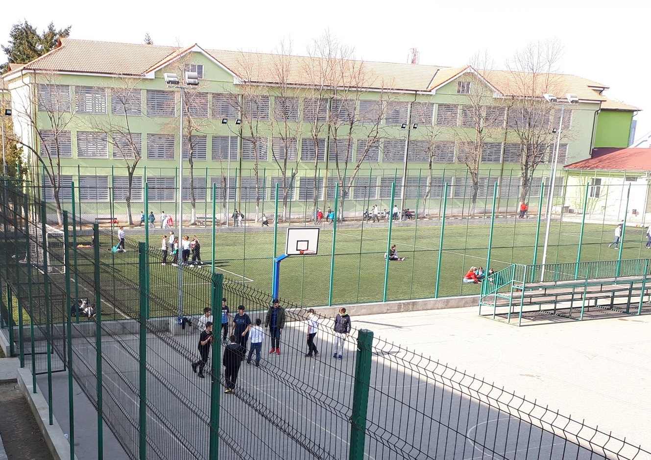 Clase la colegiu trecute în online