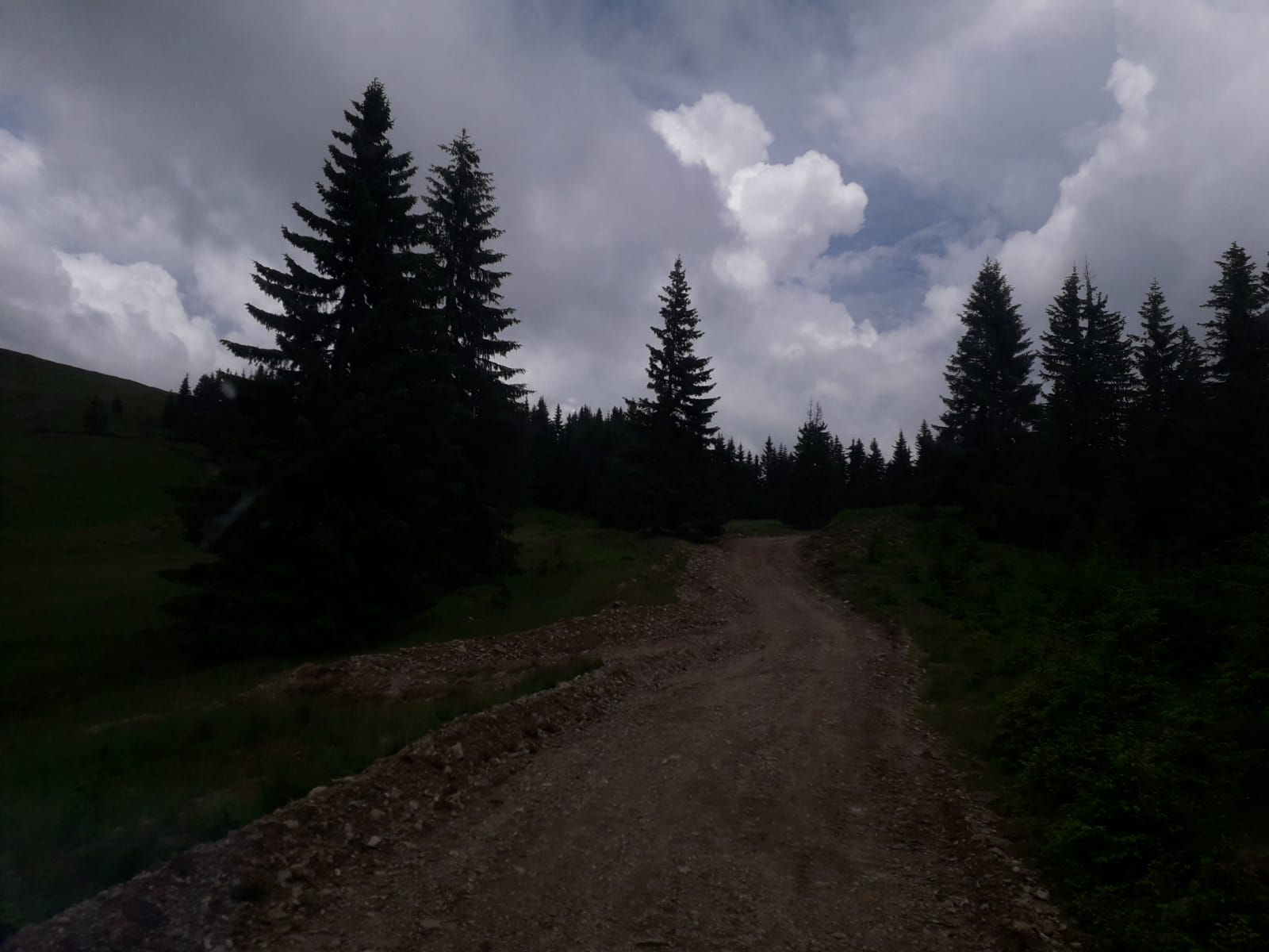 Noi avertizări cod galben și cod portocaliu de furtuni (audio)