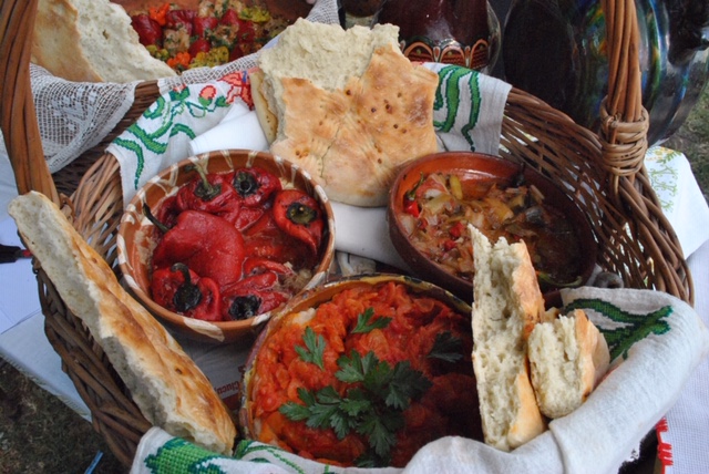 Bucate tradiționale și ateliere de gătit ca-n vremea bunicilor