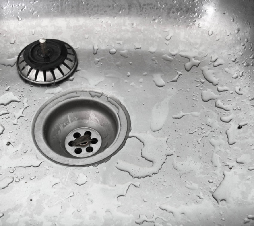 Chiuveta din bucătărie, principala sursă de bacterii periculoase