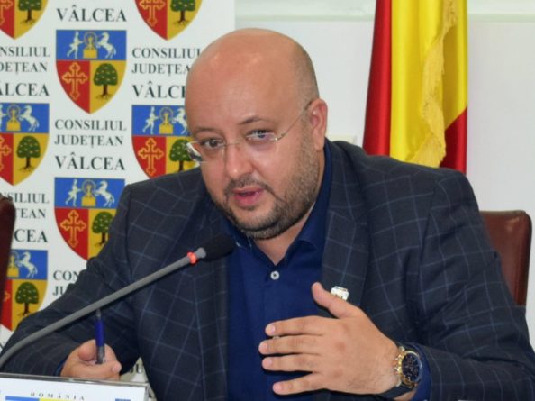 Consiliul Județean Vâlcea alocă 400 000 lei pentru susținerea fotbalului vâlcean