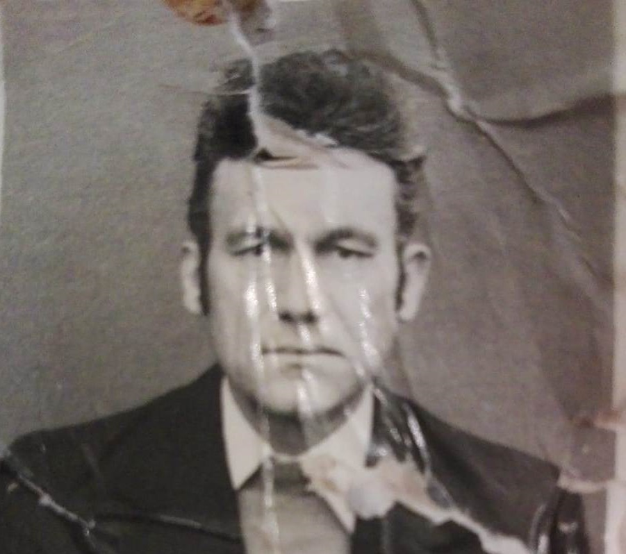 Bărbat căutat de poliţişti