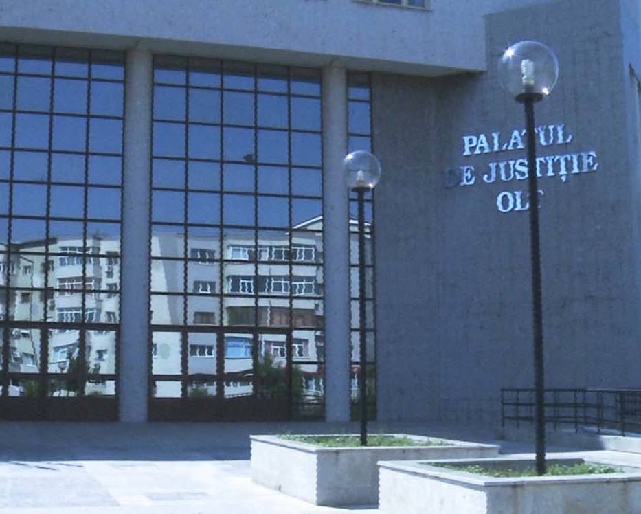 Dincă și complicele său rămân în arest