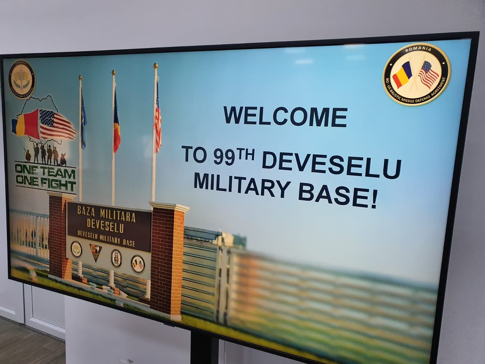 Welcome to Deveselu! (galerie foto)