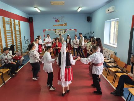 Primește o carte, dă-o mai departe