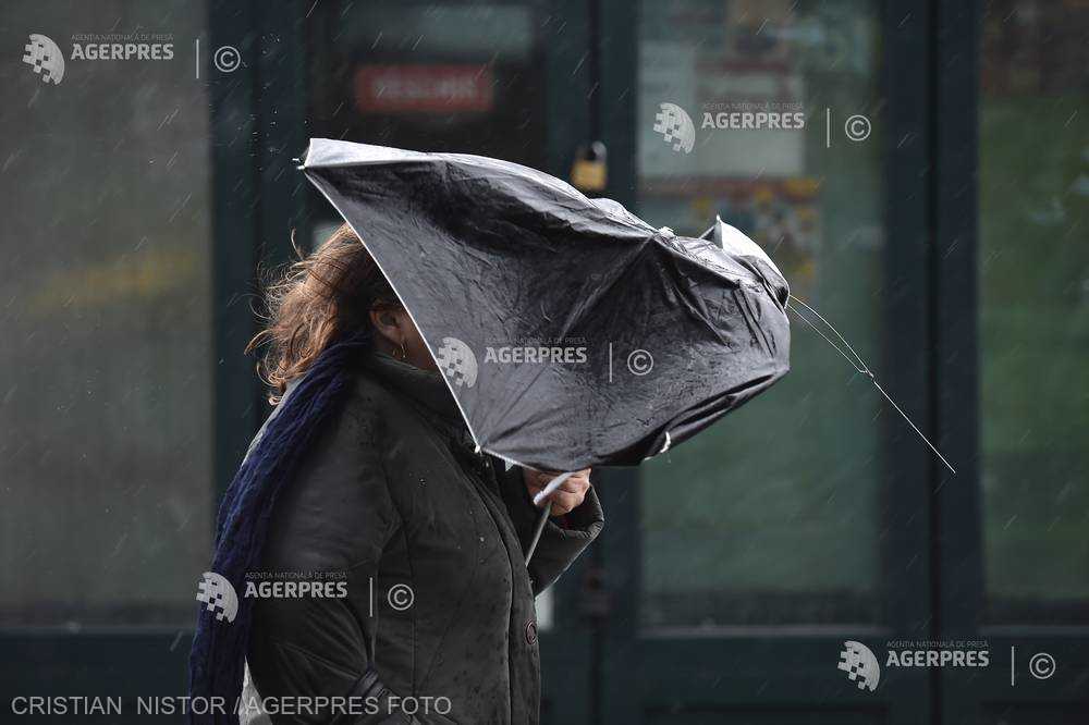 Cod galben de vânt puternic în Olt, Dolj şi Mehedinţi