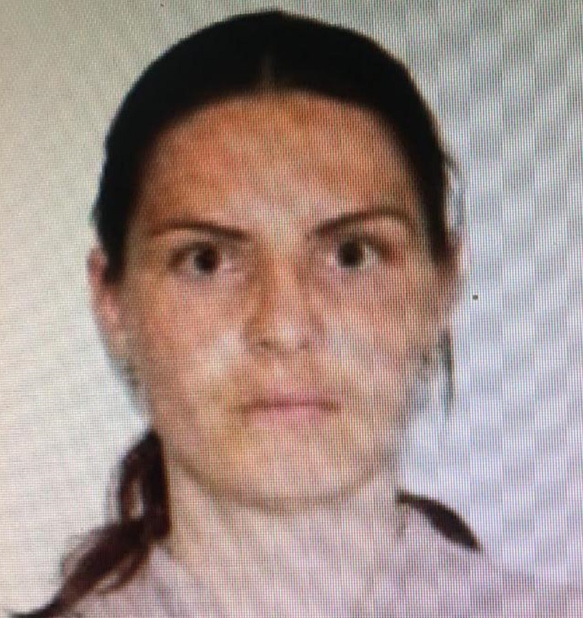 Femeie căutată de poliţişti