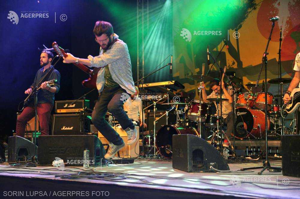 Robin and the Backstabbers își lansează acum noul album la Arenele Romane